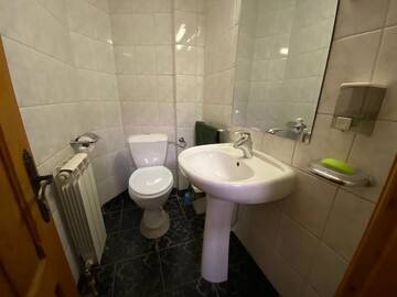 Фото номера Трехместный номер с общей ванной комнатой Гостевой дом Villa Doina Ecotour г. Мороэни 54