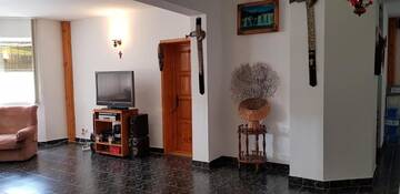 Фото номера Трехместный номер с общей ванной комнатой Гостевой дом Villa Doina Ecotour г. Мороэни 32