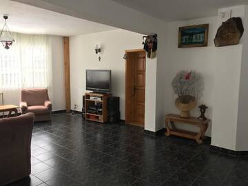 Фото номера Трехместный номер с общей ванной комнатой Гостевой дом Villa Doina Ecotour г. Мороэни 8